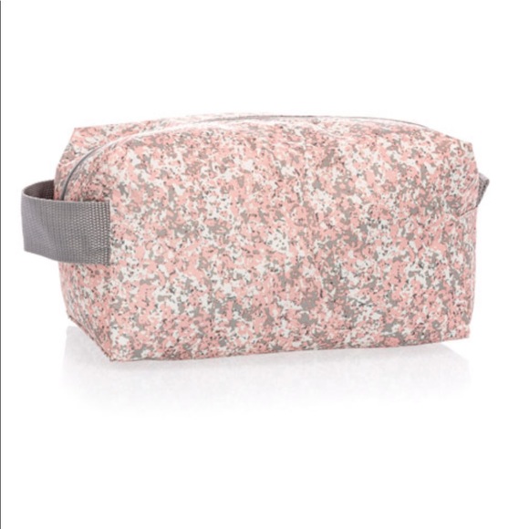 3/$25🧜‍♀️ NWT THIRTY-ONE Let’s go pouch LARGE - Picture 5 of 5